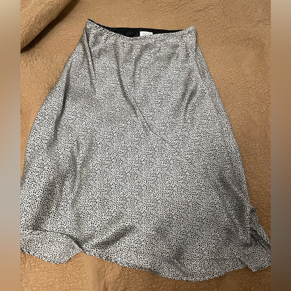 Women's White and Black Speckled A-Line Skirt